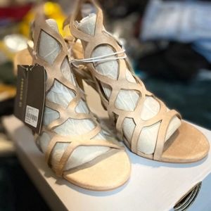 NWT F21 FAUX SUEDE GEO CAGE HEELS 6.5